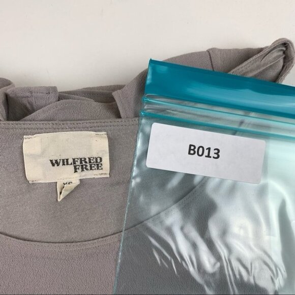 Aritzia Wilfred  Free Grey Short Sleeve Scoop Neck T-shirt - Picture 8 of 8